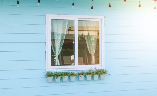 Stylish, Easy-to-Operate Sliding Windows